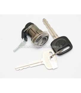 serratura porta destra Toyota - 6905137040
