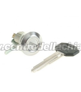 serratura porta destra Mitsubishi I 300 - MB541579